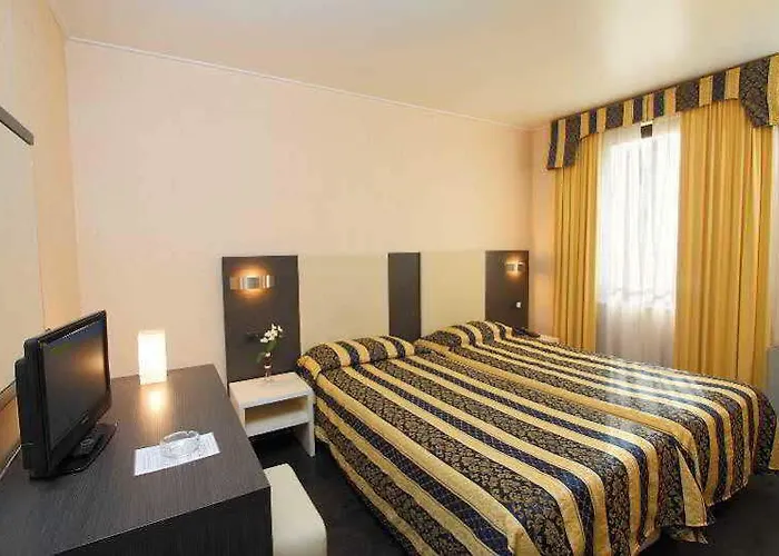Le Forum Hotel 3*